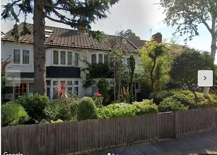 Spacious, Parkside 3.5Bed House, Great London Access!