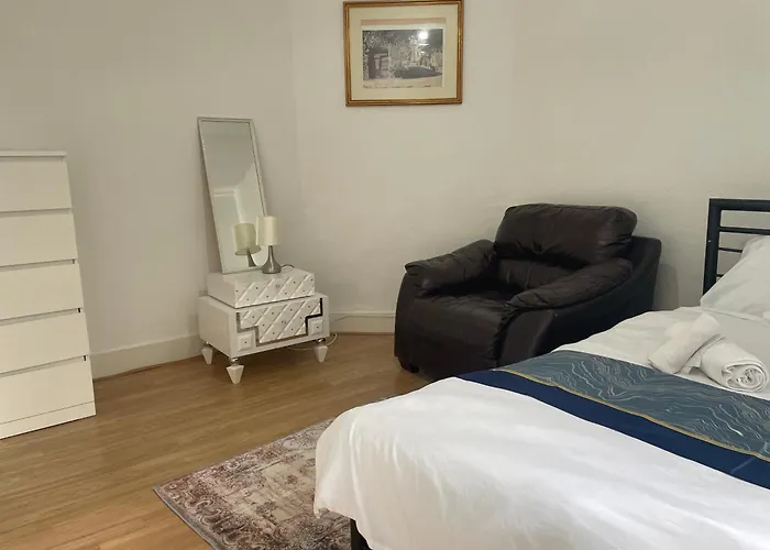 5 Bed 5Mins From Wembley Stadium