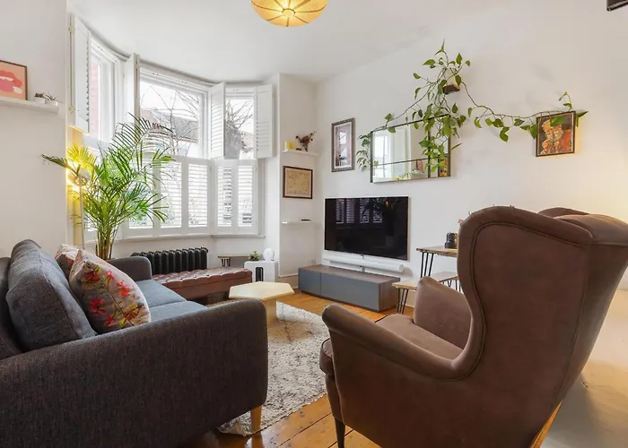 Garden Flat. Tottenham Hale. 20Mins2Central London