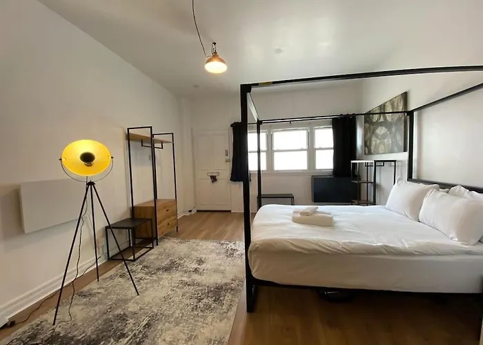 Premium Studio Flat In Zone 1