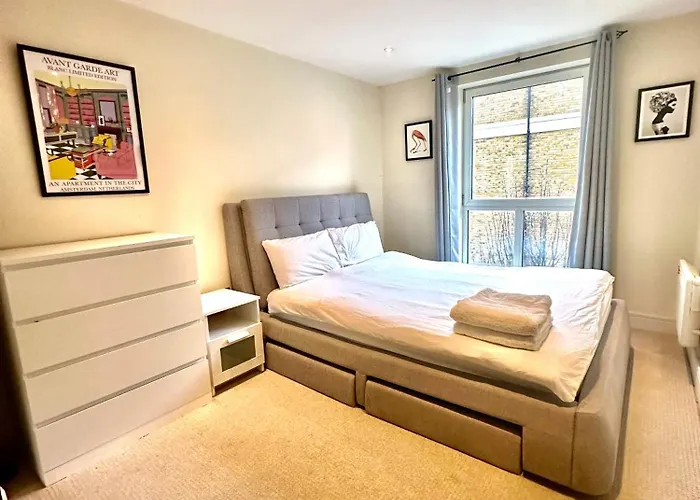 Modern 1 Bedroom Apartment Moments From Shoreditch