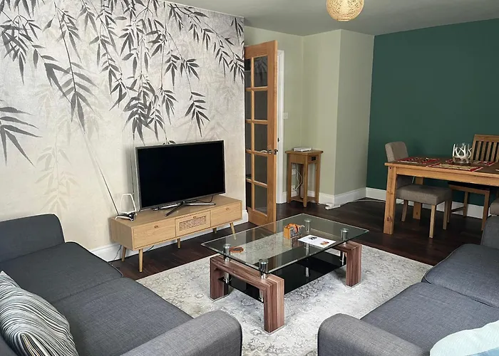 Comfortable Two Bedroom Modern Apartment