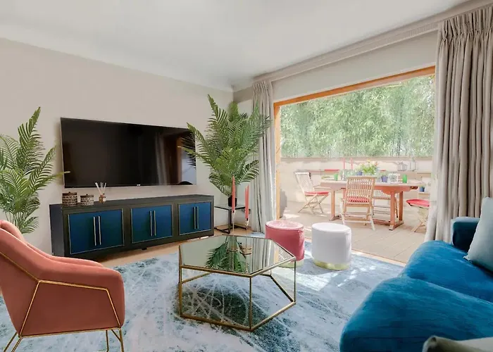 Artists Massive City Home For Extended Families Or Couples - Terrace-Ac
