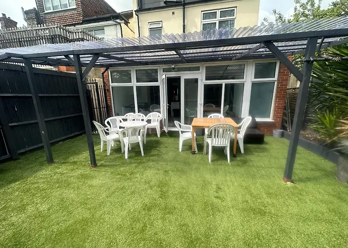 5 Bedroom House Se6