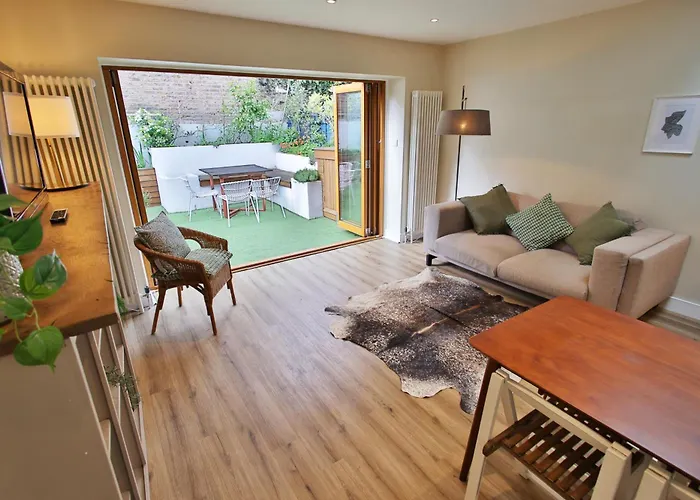 Peaceful Garden Apartment On Roman Road