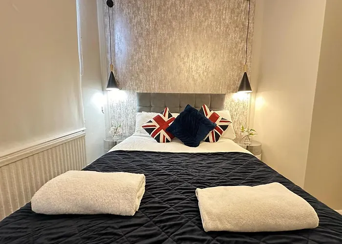 Comfortable One Bedroom London Eye