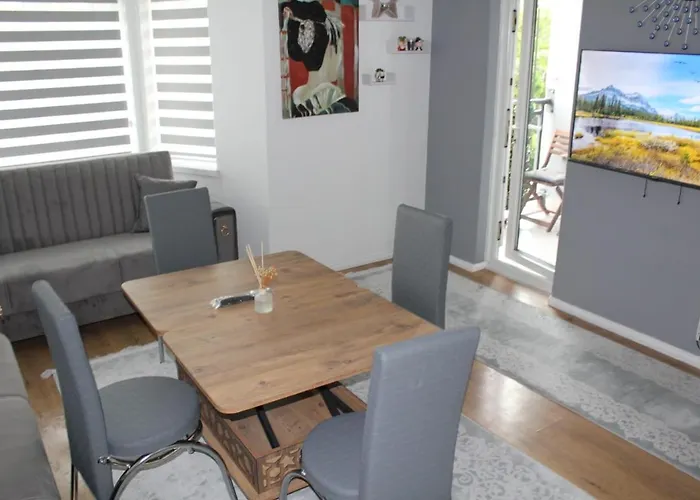 2 Bedroom Entire Flat 2 Minutes From Underground