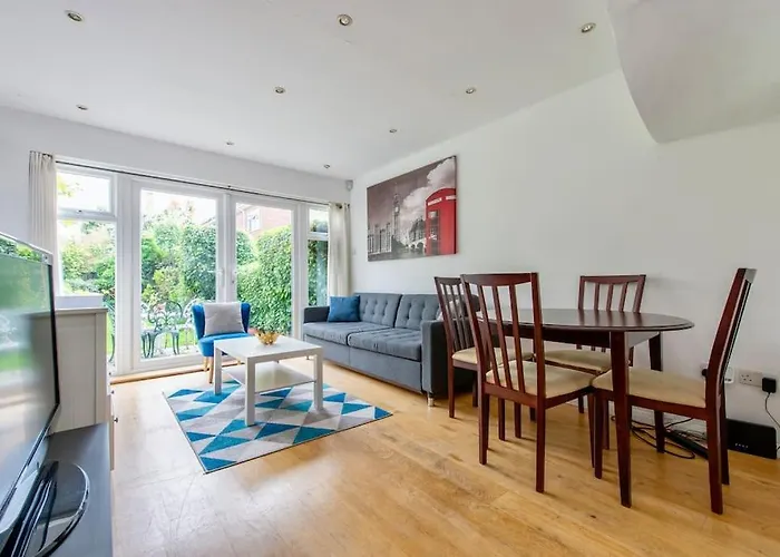 Lovely 2-Bed 15 Minutes To Central London