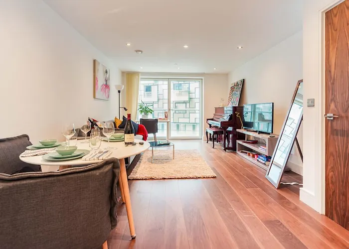 Stylish And Comfortable Canary Wharf Apartment Perfect For Long Stays