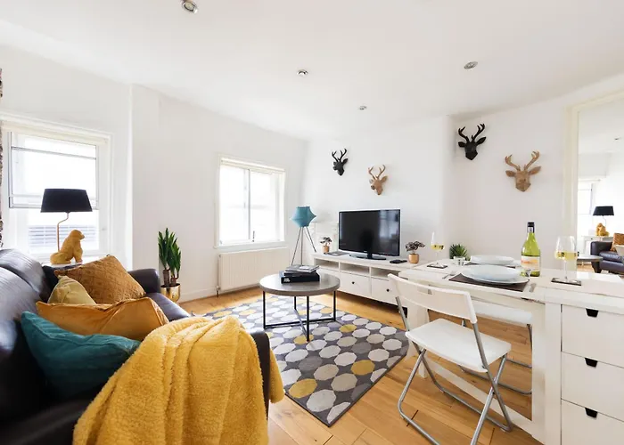 Prime Location One-Bed By Bond Street