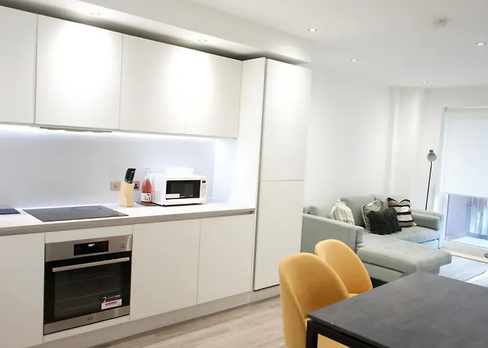 Luxury Flat In Royal Wharf
