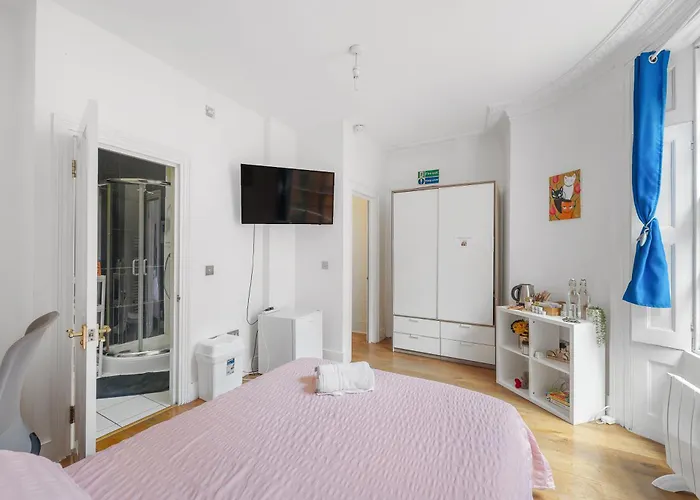 Lovely Bedroom With Private Bathroom