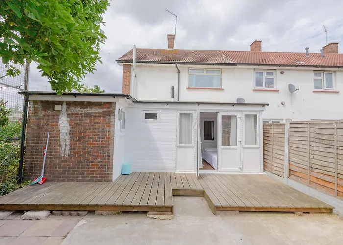 1Bd Flat With Patio - 5 Min To London City Airport