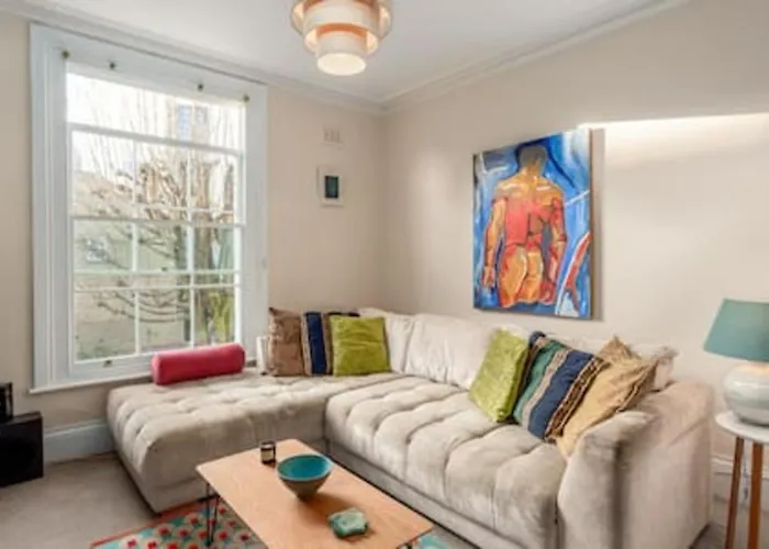 Lovely 2-Bed Flat Next To Oval Cricket Ground