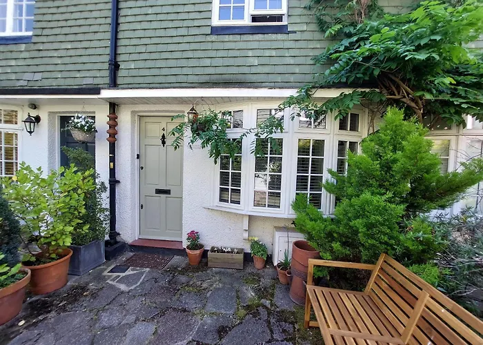 Wimbledon Village Cottage