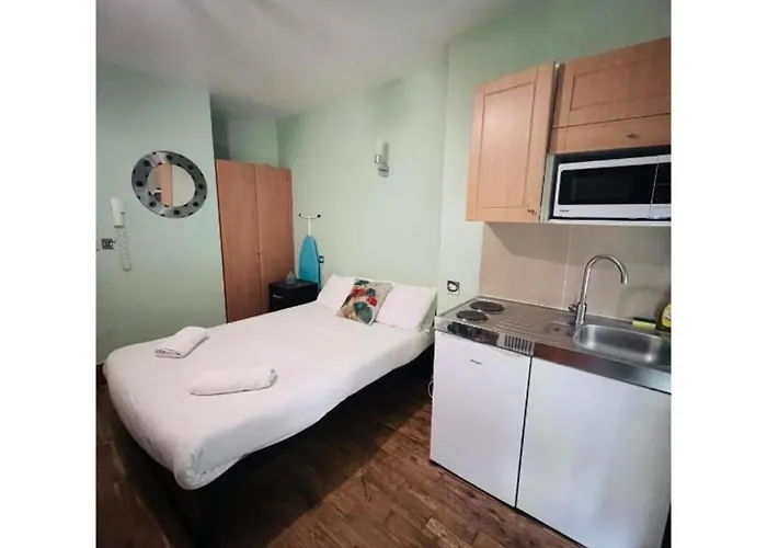 G3- Great Studio For 2 With Patio Near Hyde Park