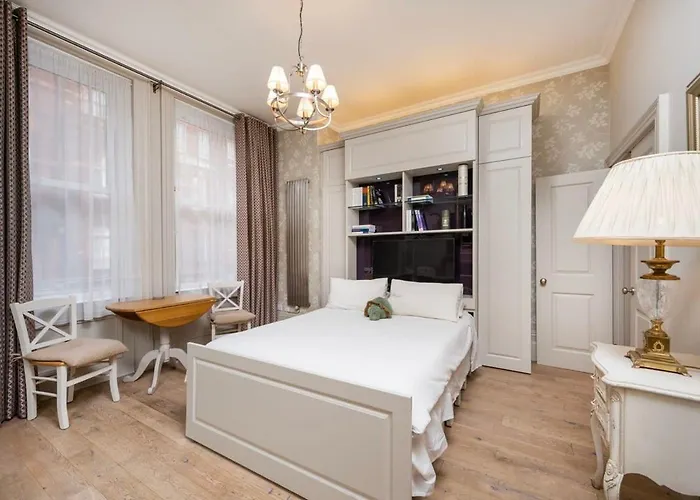 Charming Chelsea Studio Your Cozy Urban Retreat