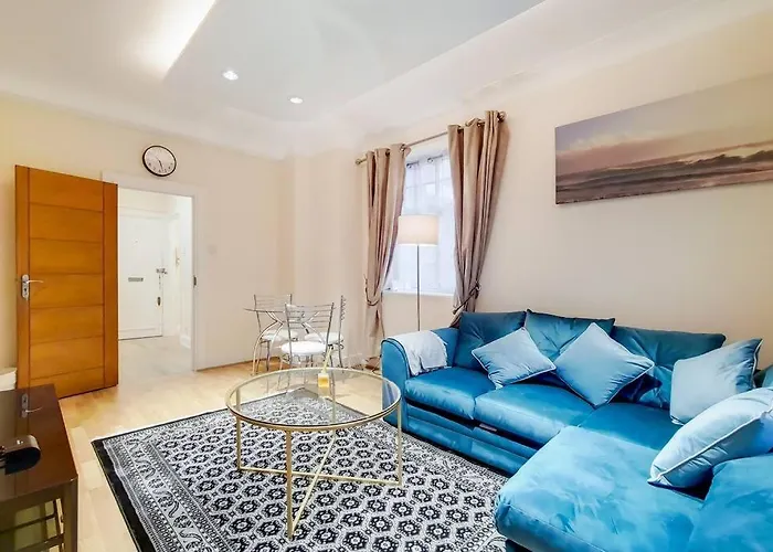 Marble Arch - Quebec Residence