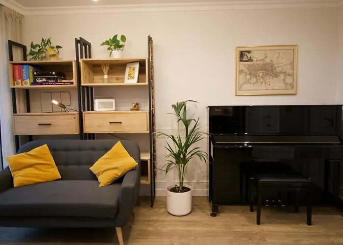 Luxury Surrey Quays Apartment
