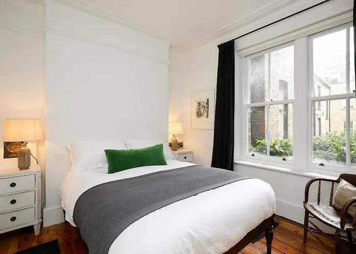 Charming West End Residence In Peaceful Fitzrovia