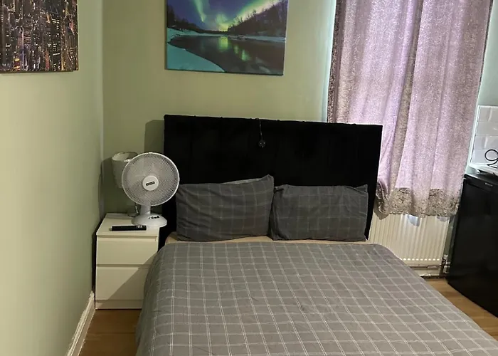 Cosy Studio Flat Forest Road