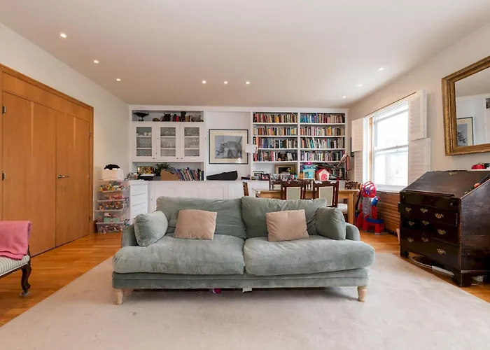Charming Family-Friendly 3Bedroom In Belsize Park Pass The Keys
