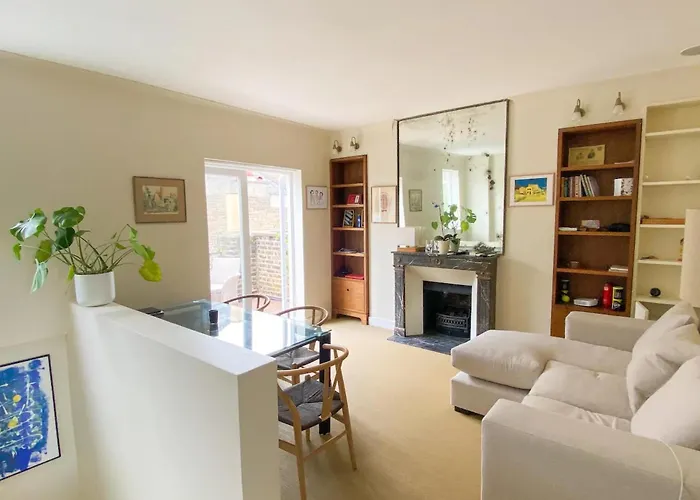 Quaint 1Bd Flat Private Balcony West Kensington
