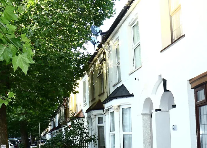 Earlycheckin Spacious House W Parking In London