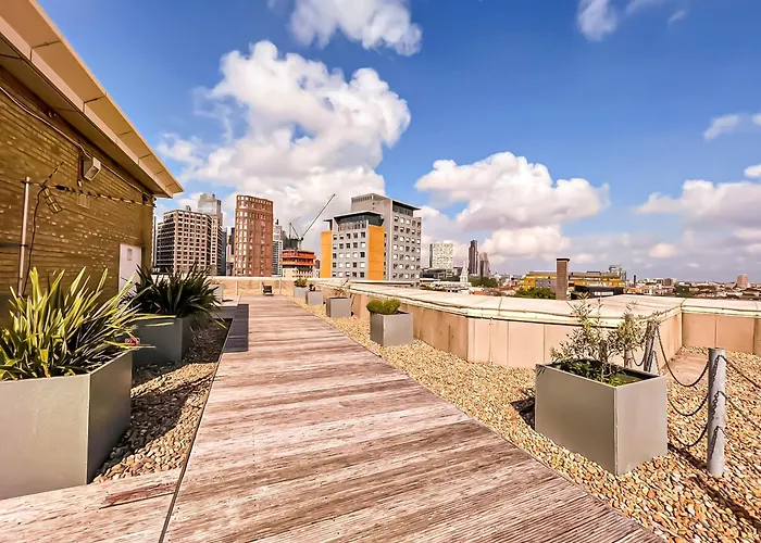 Lovely 1 Bedroom Apartment With Hottub, Sauna, Gym