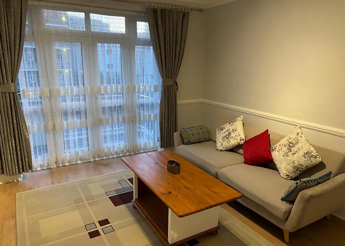 Bright 2 Bedroom Flat Close To City Centre