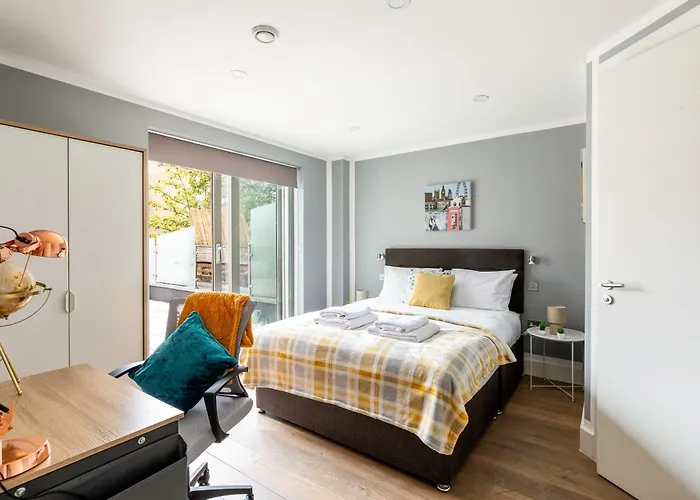 Luxury Notting Hill On Canal In City Of Westminster Trendy Massive