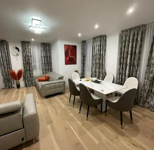 3 Bed Smart Home - Canary Wharf