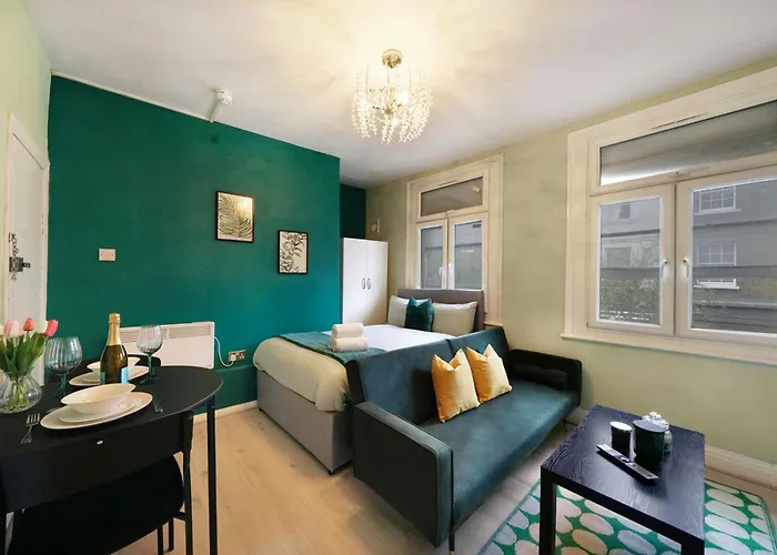 Livestay Studio Apartment In The Heart Of Angel 1