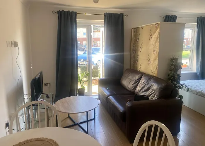 Flat 1 Emmanuel Court