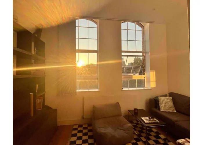 Stunning Modern Artsy 1-Bedroom Flat Centre Ldn