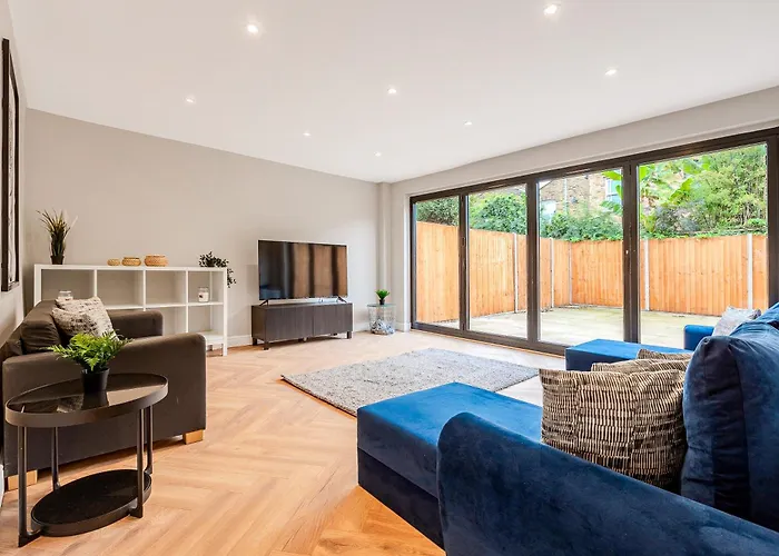 Battersea Spacious Home Perfect For Family And Groups With Free Parking Sleep 8