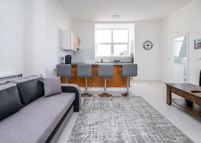 Cozy 2-Bedroom Flat In Central West London