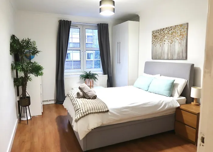 Stylish 3-Bed Apartment In Clerkenwell Within Walking Distance To Tube Stations