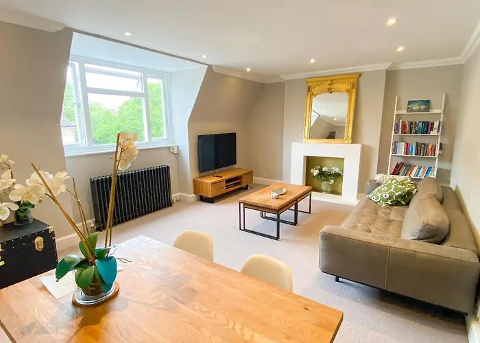 Exquisite Top Floor Flat Heart Of Chelsea