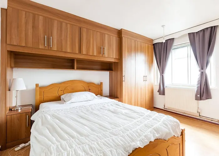 2 Bedroom Flat In Good Value Location