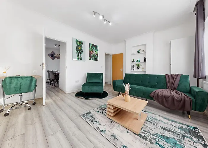 Green Hype - 10 Mins To Stadium - Sleeps 8