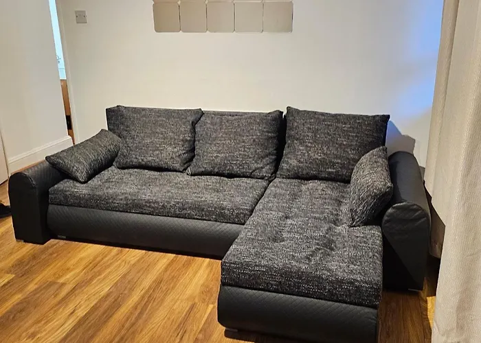 Entire Apartment Oval