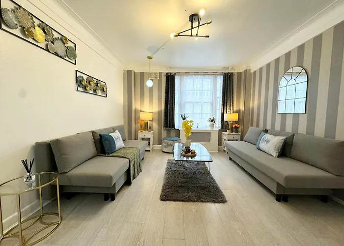 Beautiful Family Apartment Near Hyde Park