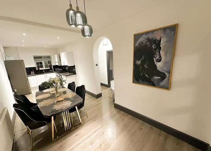 Beautiful Cosy 2 Bed Whole Flat