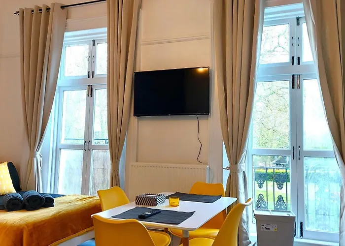 Big Studio With View To Park In Camden Kings Cross
