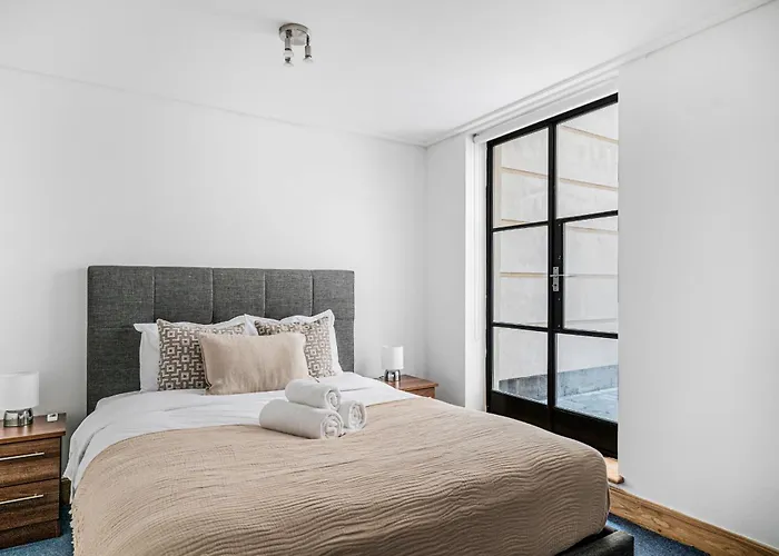Heart Of Holborn - 2Br With Patio - Cityapartmentstay