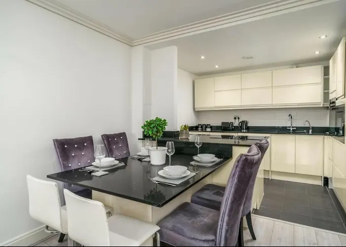 Luxurious Spacious 2 Bed W Terrace