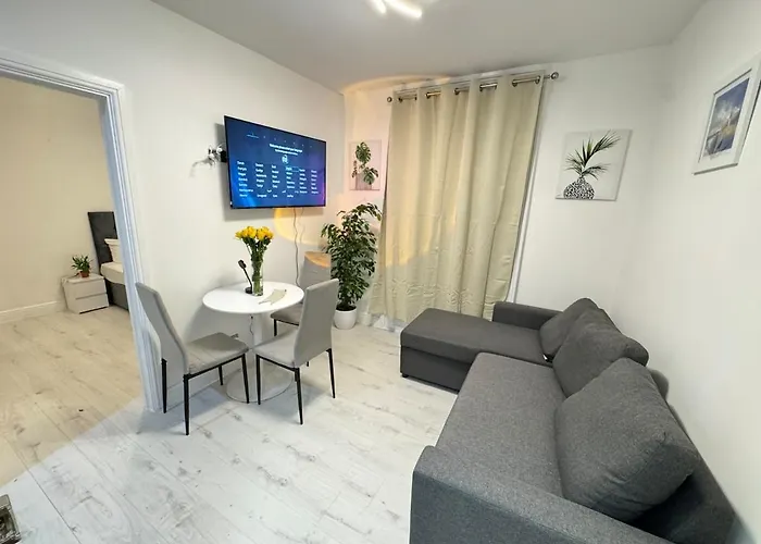One Bedroom Flat Victoria