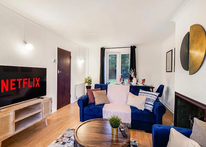 Shepherds Bush Abode - Garden - Sleeps 12