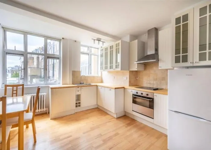 Notting Hill Apartment
